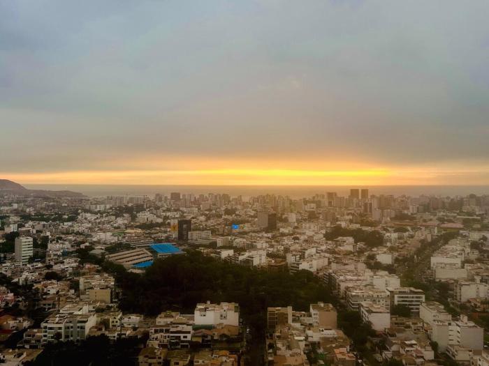 departamento nuevo con espectacular vista entre surco y Miraflores