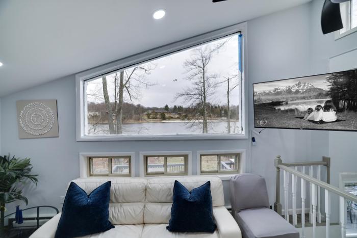 Lakeside Escape Hot Tub Private Dock Ski