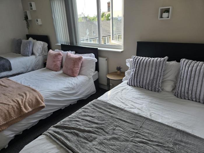 Room 5 Shared House in L7