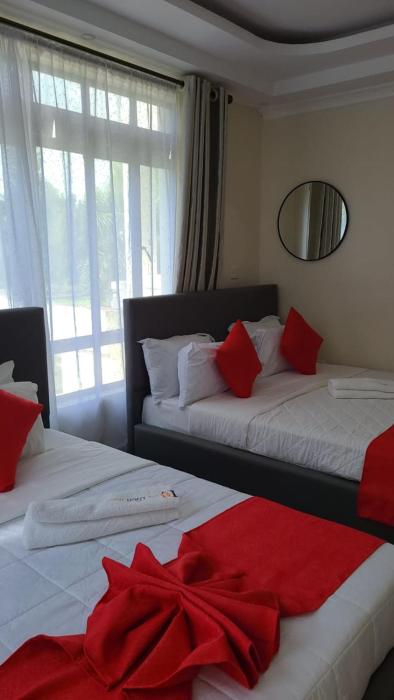 The Loch Hotel Bondo