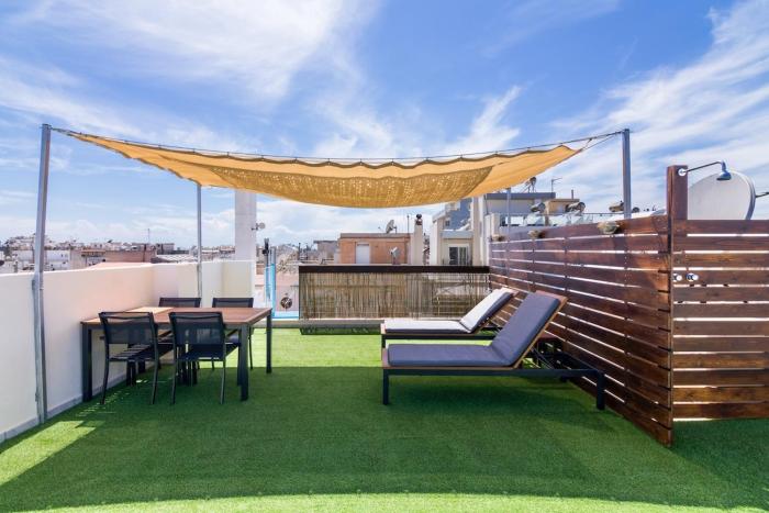 Apartment with a private rooftop