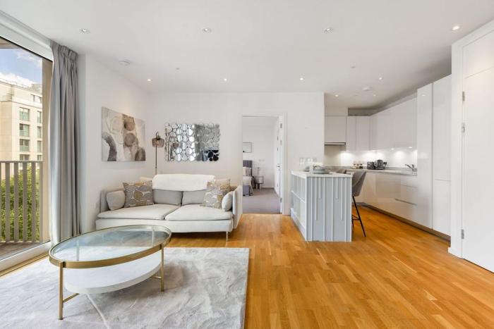 Luxury 2 Bed Apt in Olympic Village