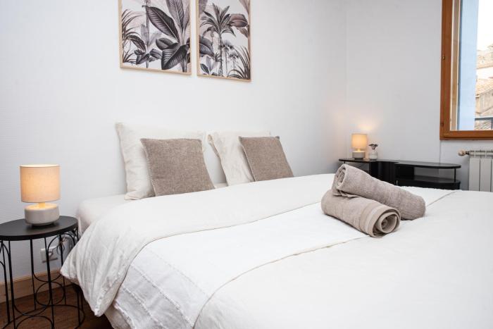 Maison Pure Canigou Spacious Authentic Village house in historic Montalba le Chateau near Perpignan