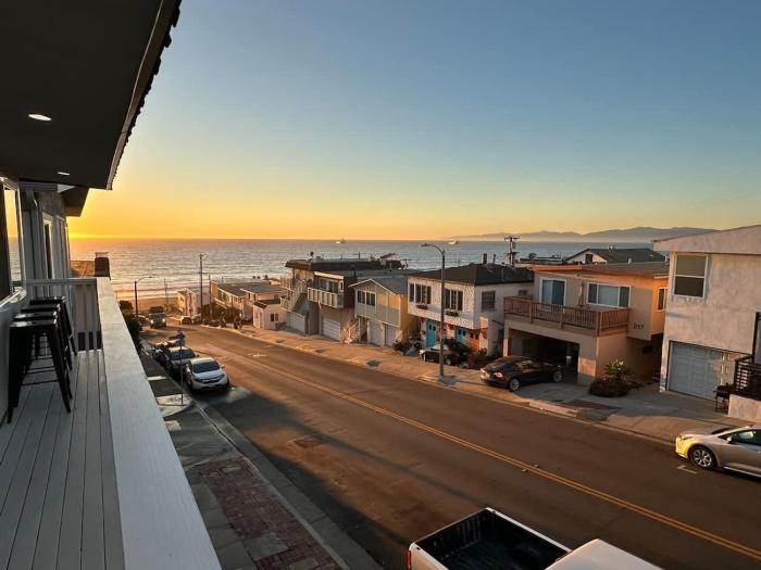 Manhattan Beach Modern Panoramic Sea View