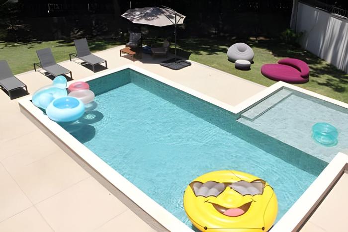 Casa sofisticada c 4 suítes e piscina