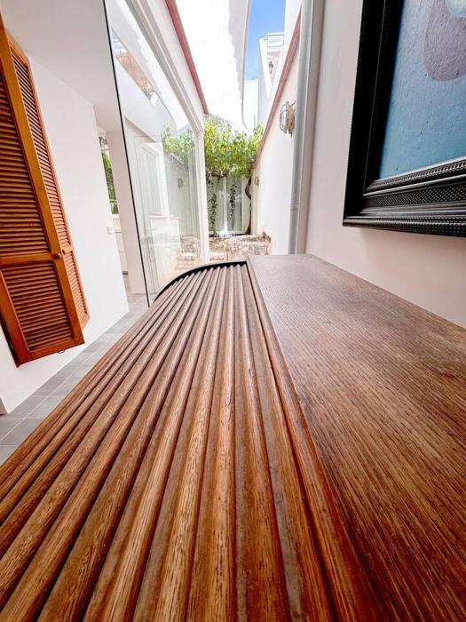 Peace and sun in the old town