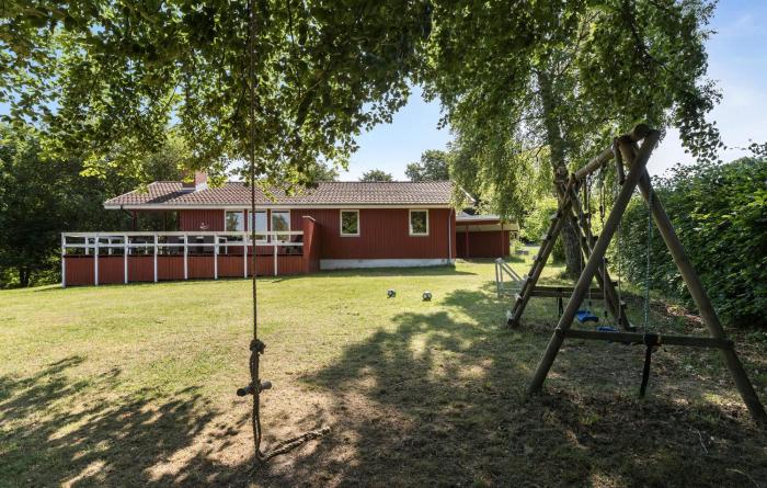 4 Bedroom Nice Home In Glesborg