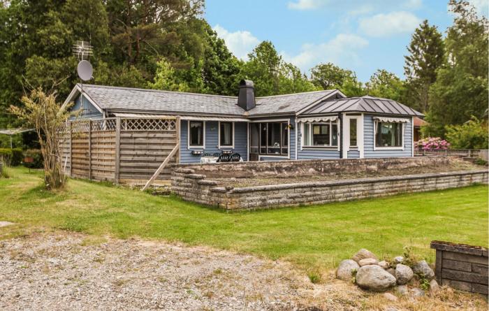 2 Bedroom Beautiful Home In Västerlanda