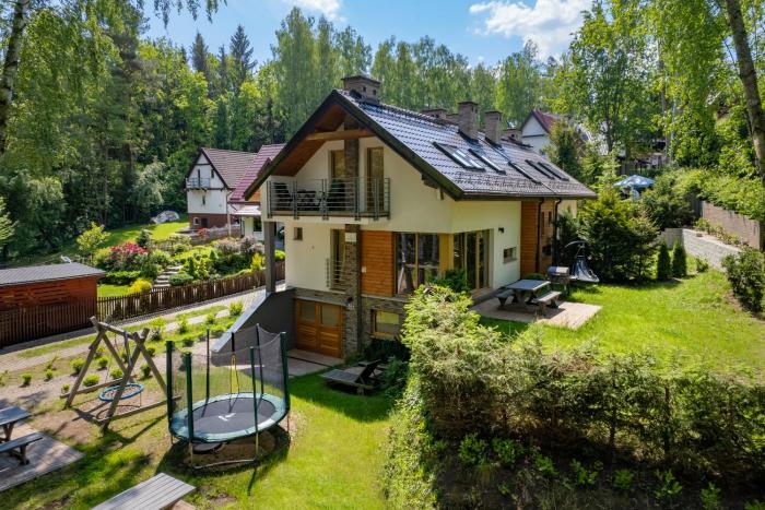 Mazursko - komfortowe apartamenty nad jeziorem, sauna, kominki na parterze