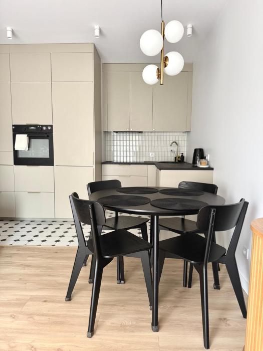 Gdańsk Wrzeszcz Apartament 3-pokojowy z Ogródkiem & Darmowy Parking