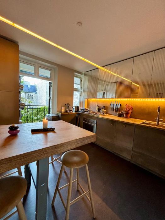 Unbeatable CPH location - Local with Sunny Terrace