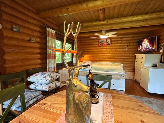 Gemütliche Blockhütte in Wiennähe