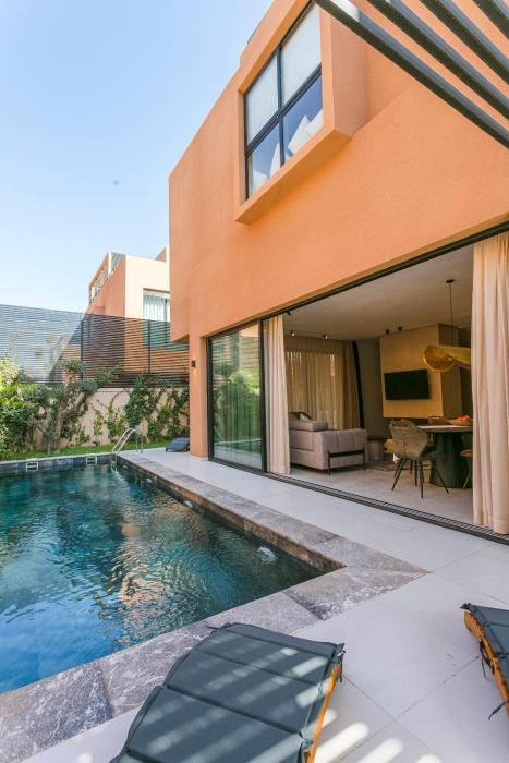 Villa 4 chambres avec piscine chauffée, proche centre