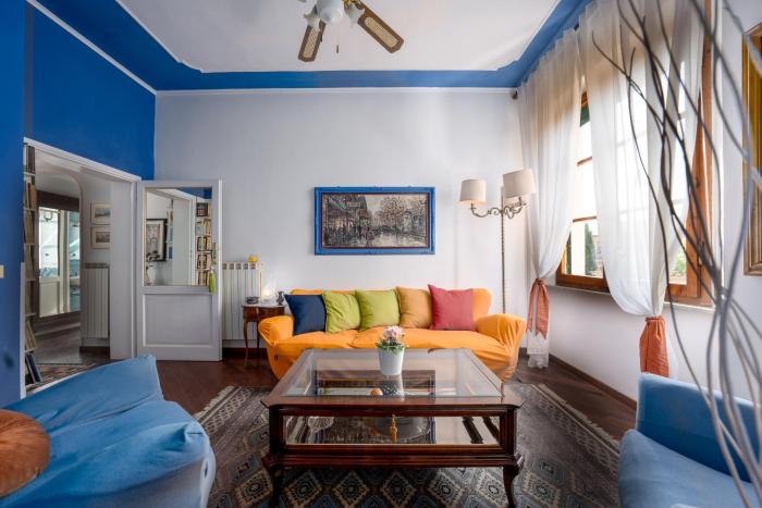Colorful Tuscan in Casole