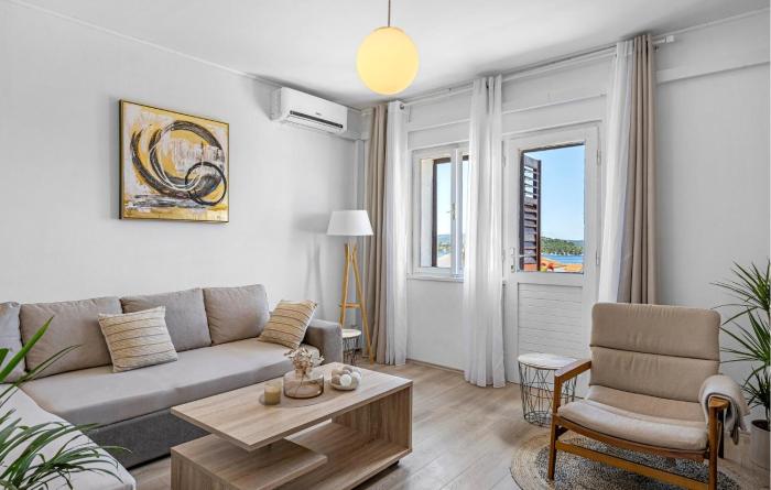 Amazing Apartment In Sibenik With Wifi