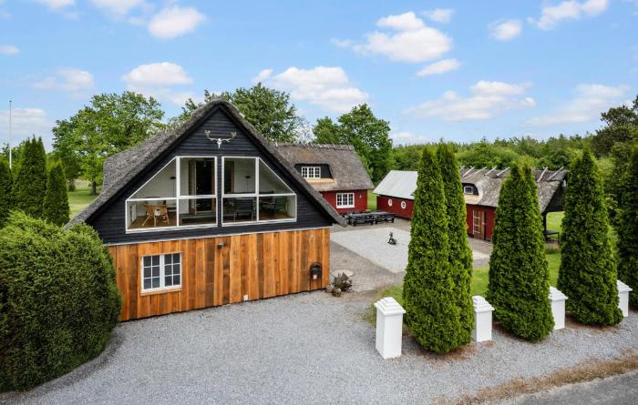 Amazing Home In Kjellerup With Sauna