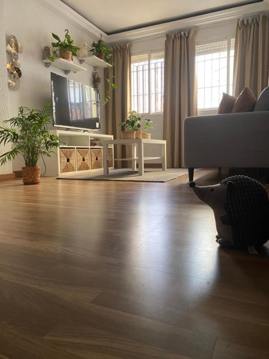 habitacion acogedora con limpieza incluida- buena conexion