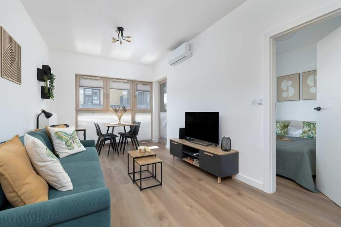 Bright Apartment near the Center of Katowice with Parking by Noclegi Renters