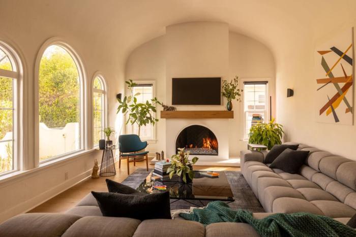 Hauser House, Modern Artful Spanish-style Bungalow