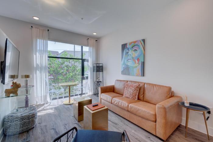 The Hive 101 King Suite Pet Friendly