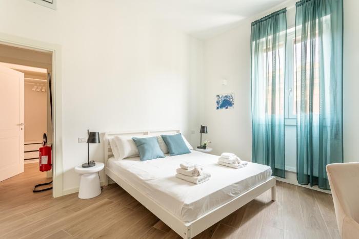 iFlat Stylish New Flat Steps from the Vatican