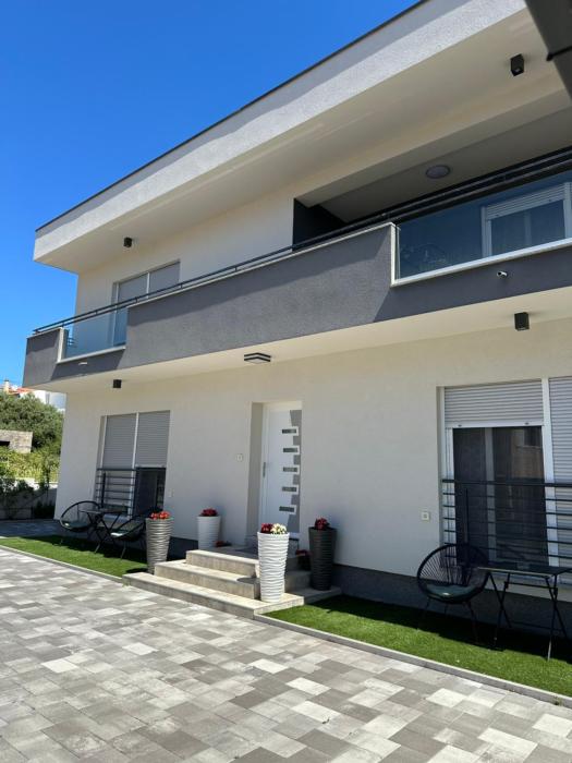 Apartments Ivano & Leo Zadar - Private Parking