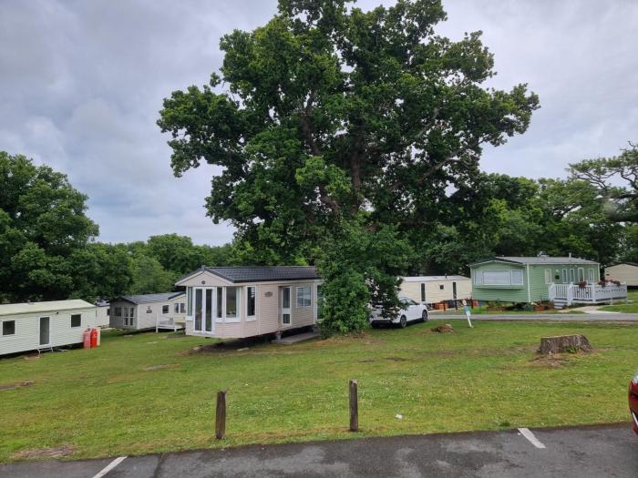 Chalet-Sleeps 6-Free ferry 7 days bookings Jul Aug