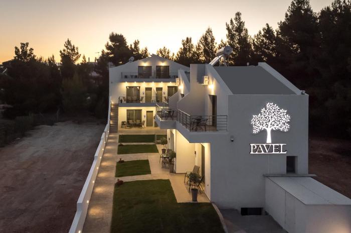 PAVEL apartments near airport