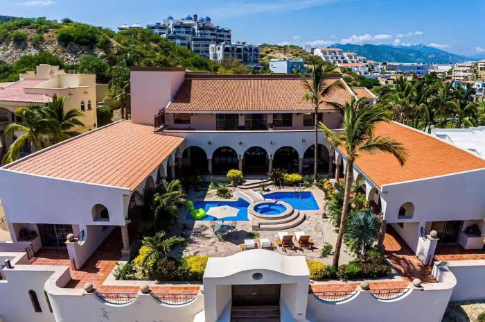 Elegant Hacienda Villa for 20, Ocean Views, Pool