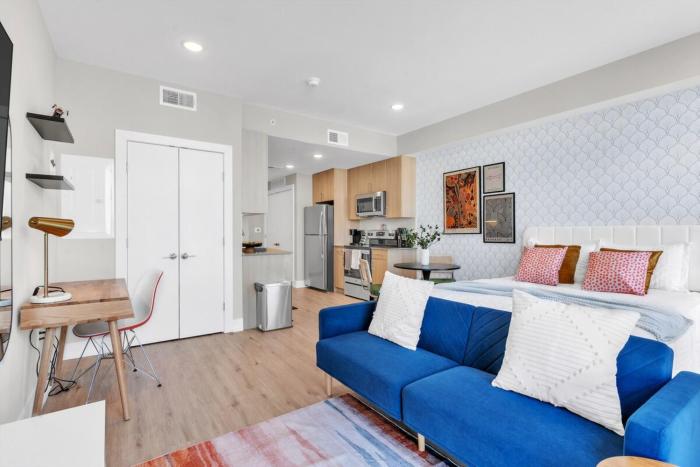 Luxe Studio with City Views - Near Fishtown