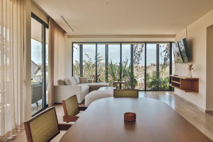 Lux Apartment Free beach shuttle,Gym,Private pool