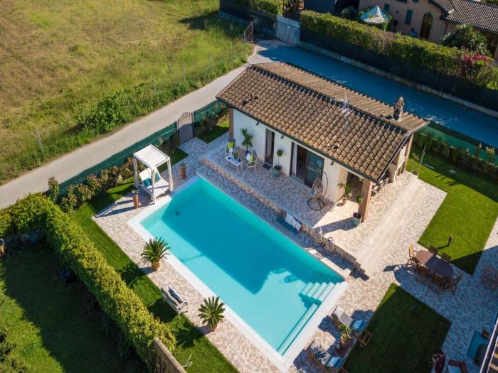 Villa in Viareggio near Lecciona Beach