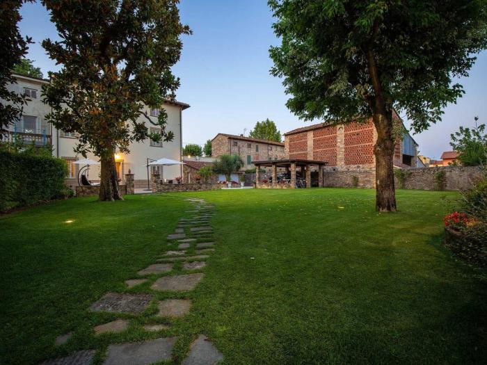 Villa outside historic walls of Lucca
