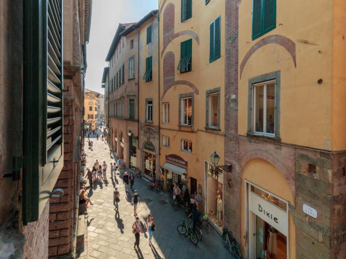 Apartment in Lucca near Clock Tower