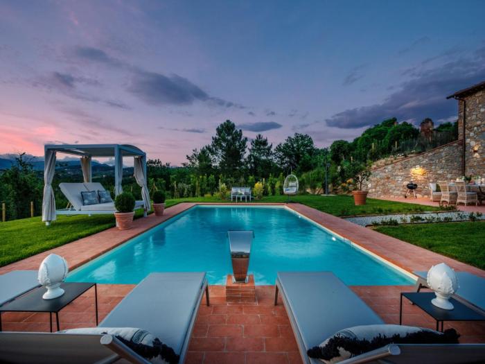 Villa in Lucca with Pool and Scenic Views