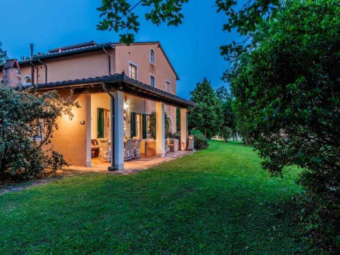 Villa in Tuscany with Private Pool & Views