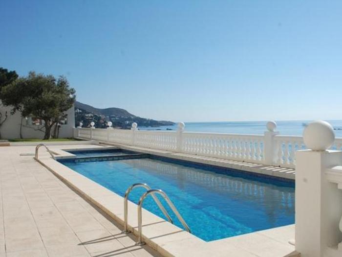 MEDITERRANEO B. Disfruta de la tranquilidad de una zona privilegiada con unas vistas espectaculares al mar. - ES-258-154