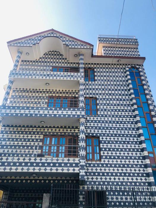 MADAME Flexstay Girls Hostel