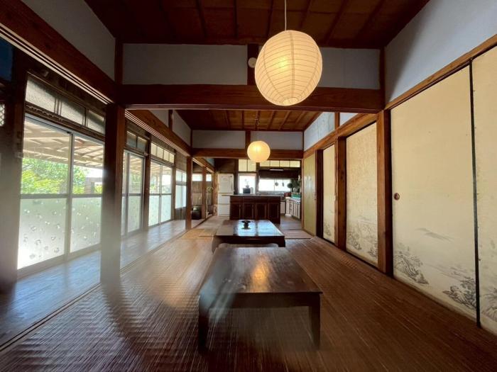 -大人数で泊まれる一棟貸し-なかまあじーんやー海近くの素敵な島暮らし体験-手久津久-