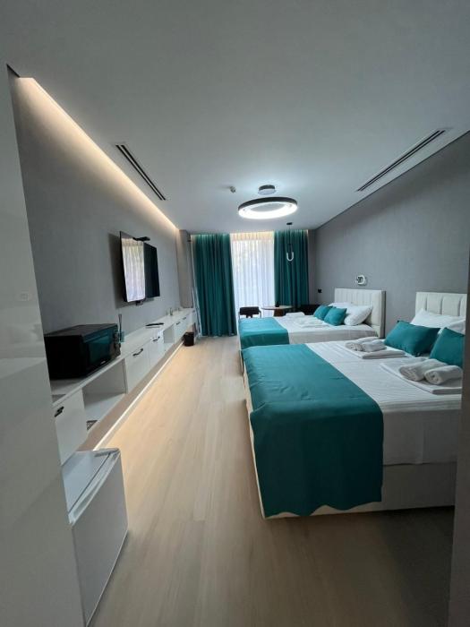 Bamboo Beach Luxury Two Queens