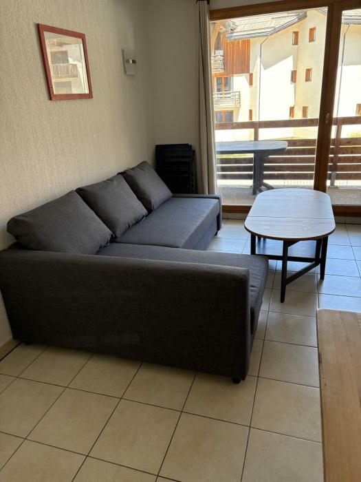 APT T2 4 COUCHAGES dans RES. 4- BALCONS des AIRELLES (1800) coeur de station