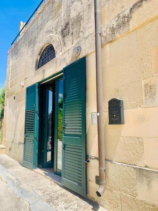 La Limesa, A 200 year old converted stable in Otranto