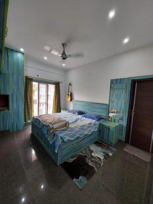 Huge 3 bhk fully furnished