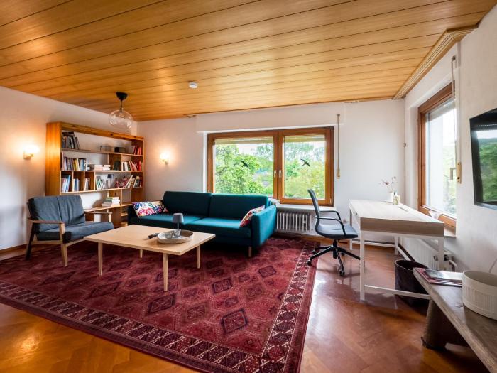 Sunroom 2 Bed Apartment West Town B17