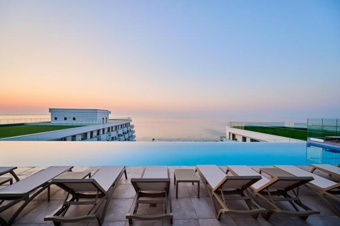 Althea - Infinity Pool & Spa Resort