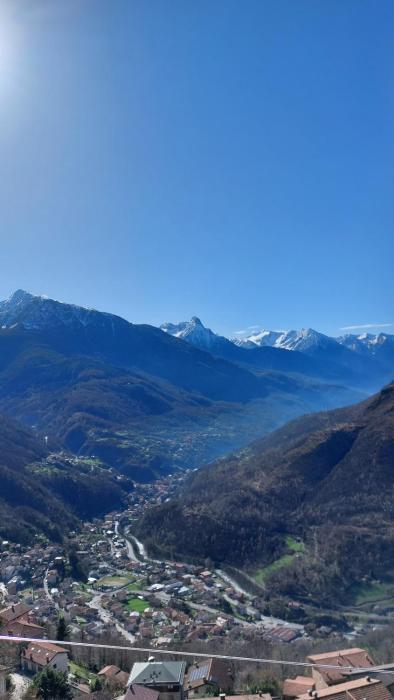 LA PANORAMICA Svegliati con la Vista delle Alpi dalle Camere e Terrazza Ampia