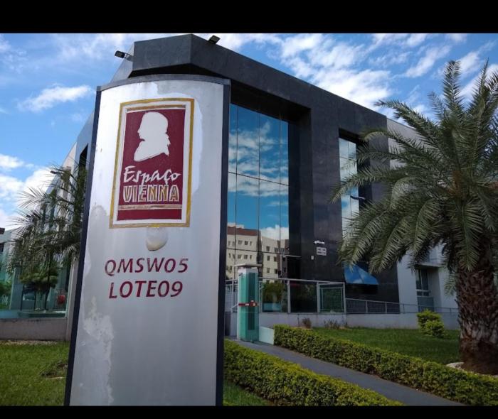 FLAT MODERNO SUDOESTE Ed Vienna Cozinha completa,wi-fi rápido ar condicionado