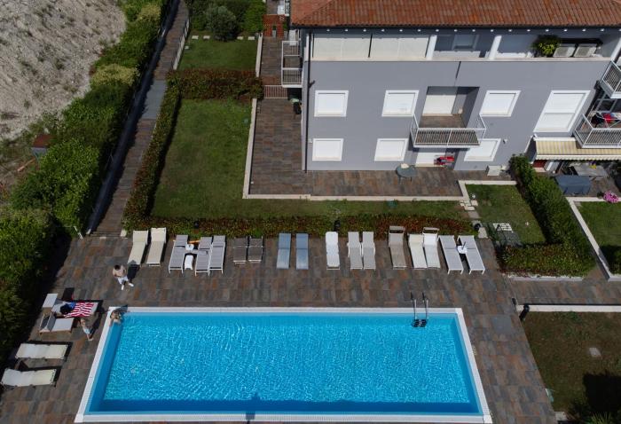 casetta giù al lago