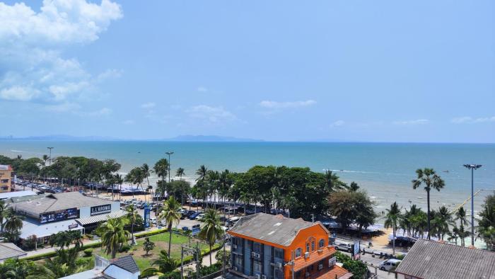30m beachfront Seaview Jomtien beach high level seaside Thiantong condo