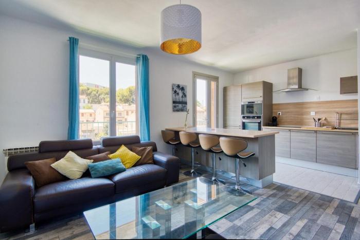 Grand T5 de 103 m2 au Bd Guigou avec 4 balcons